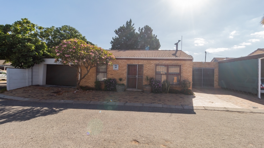 3 Bedroom Property for Sale in Groenvallei Western Cape